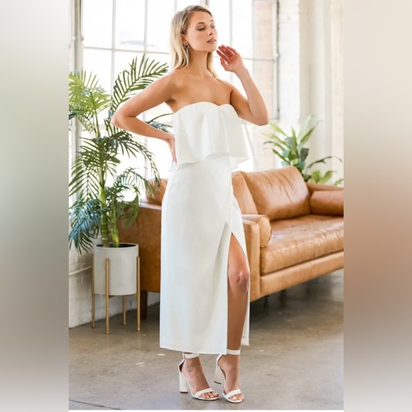 NWOT Lulu's White Strapless Satin Dress - Picture 1 of 6
